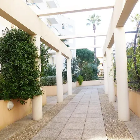 T2,garage,ac,swimming Pool,750 M From The Beach. Διαμέρισμα Fréjus