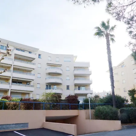 T2,garage,ac,swimming Pool,750 M From The Beach.