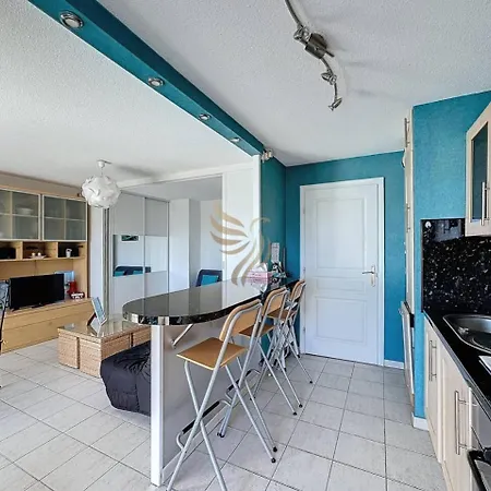T2,garage,ac,swimming Pool,750 M From The Beach.