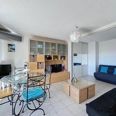 T2,garage,ac,swimming Pool,750 M From The Beach. Lejlighed