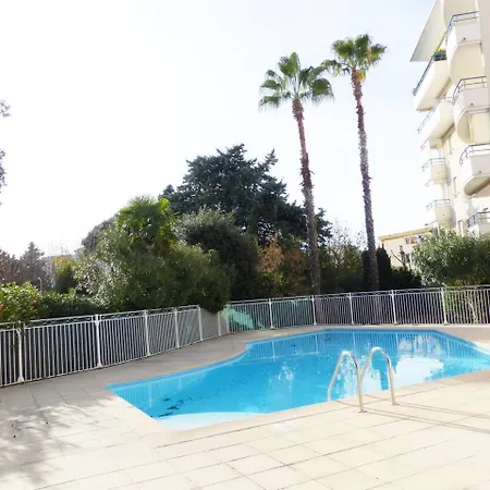 T2,garage,ac,swimming Pool,750 M From The Beach. *