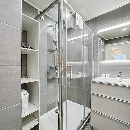 T2,garage,ac,swimming Pool,750 M From The Beach. Daire *