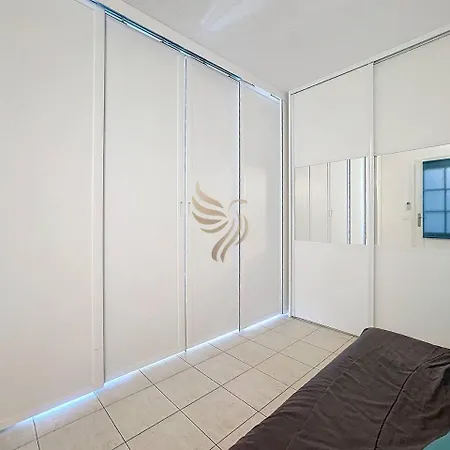 T2,garage,ac,swimming Pool,750 M From The Beach. Fréjus