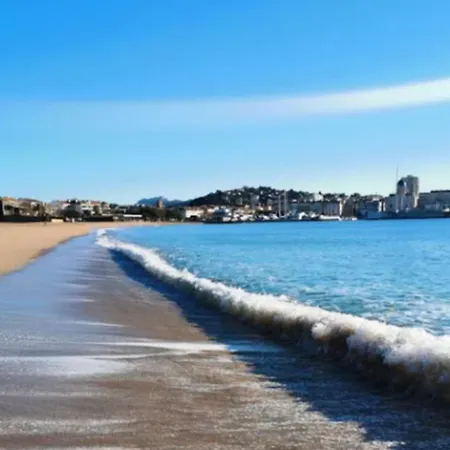 T2,garage,ac,swimming Pool,750 M From The Beach. *