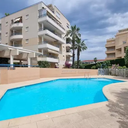 Apartment T2,garage,ac,swimming Pool,750 M From The Beach. *